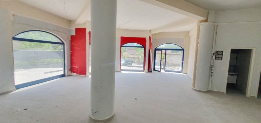 (For Rent) Commercial Retail Shop || Athens North/Metamorfosis - 105 Sq.m, 1.300€ 
